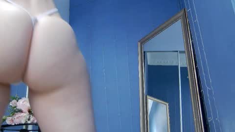 kriskras__ online show from October 2025 05:22:02 AM