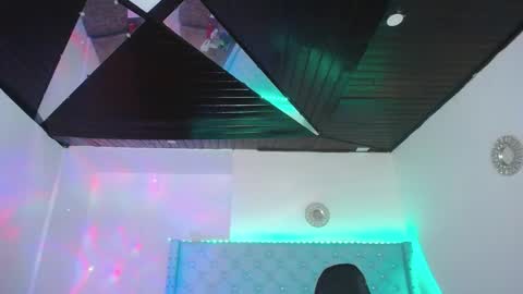 kriss_sweetboobs online show from January 2025 05:33:01 PM