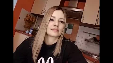 Snapshot of krisssexi chatting on February 2025 04:37:02 AM KrissSexi online show from February 2025 04:37:02 AM