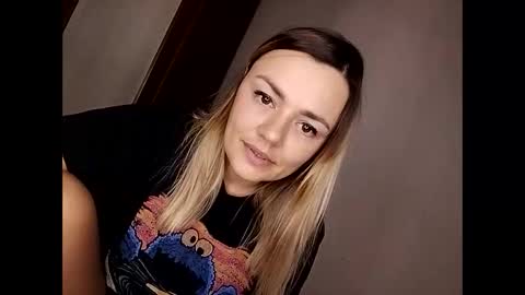 Snapshot of krisssexi chatting on November 2025 05:04:02 PM KrissSexi online show from November 2025 05:04:02 PM