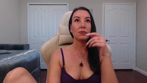 Krissy online show from February 2025 02:02:01 PM