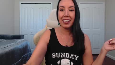 Krissy online show from February 2025 03:01:02 PM