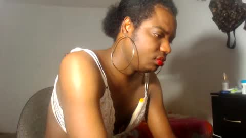 Snapshot of kristal_cox2 chatting on June 2026 09:03:01 AM kristal_cox2 online show from June 2026 09:03:01 AM