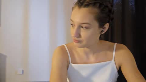 kristandaty online show from February 2026 08:35:01 AM