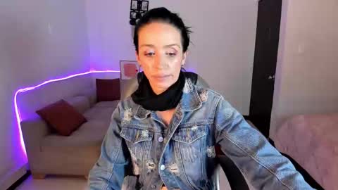 Sophia online show from December 2025 07:31:01 PM