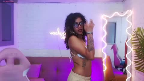 Snapshot of kristen_tay chatting on January 2025 06:07:01 PM kristen_tay online show from January 2025 06:07:01 PM