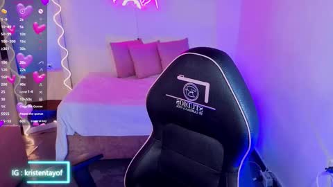 Snapshot of kristen_tay chatting on October 2025 03:07:01 AM kristen_tay online show from October 2025 03:07:01 AM