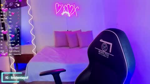 Snapshot of kristen_tay chatting on October 2025 03:18:02 AM kristen_tay online show from October 2025 03:18:02 AM