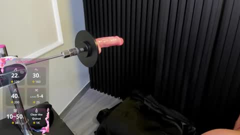 Snapshot of kristenbread chatting on September 2025 07:58:01 PM Kristen Bread online show from September 2025 07:58:01 PM