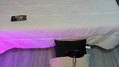 Snapshot of kristenbread chatting on October 2025 06:51:01 PM Kristen Bread online show from October 2025 06:51:01 PM