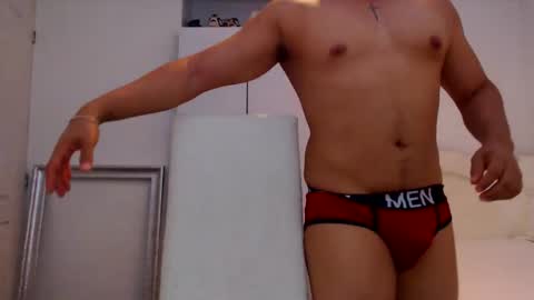 Kristian Mendoza online show from October 2025 09:48:02 PM