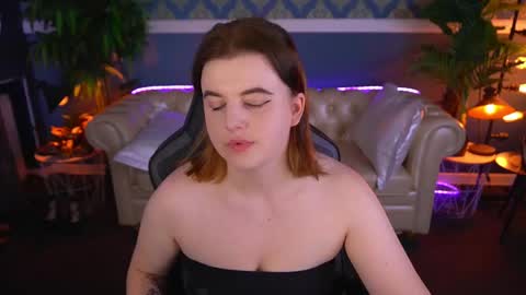 Snapshot of kristifoxy chatting on May 2026 12:22:02 PM kristifoxy online show from May 2026 12:22:02 PM