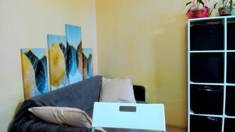 Christina online show from November 2025 06:02:02 AM