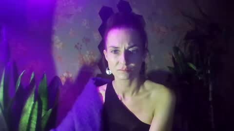 Snapshot of kristinagold44 chatting on December 2024 10:40:01 PM Kristina online show from December 2024 10:40:01 PM