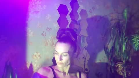 Snapshot of kristinagold44 chatting on February 2025 04:47:01 PM Kristina online show from February 2025 04:47:01 PM