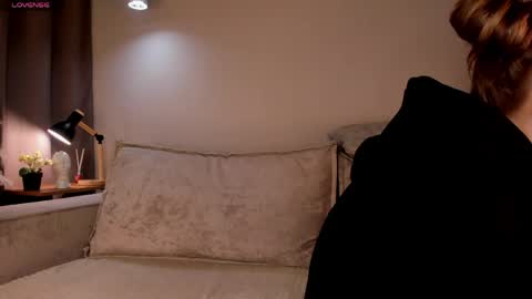 Hey  My name is Davis online show from April 2026 06:02:01 AM