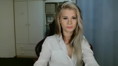 KristineAmore online show from April 2026 06:14:01 AM