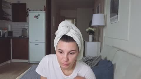 Kristi online show from October 2025 04:47:01 AM