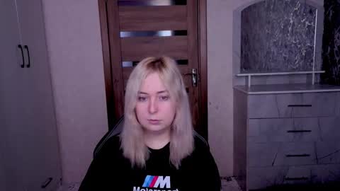 Kristy online show from April 2026 04:57:01 AM