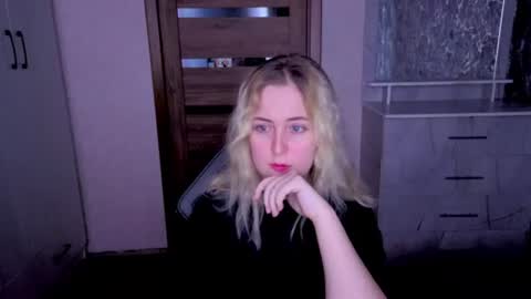 Kristy online show from June 2026 09:06:01 PM