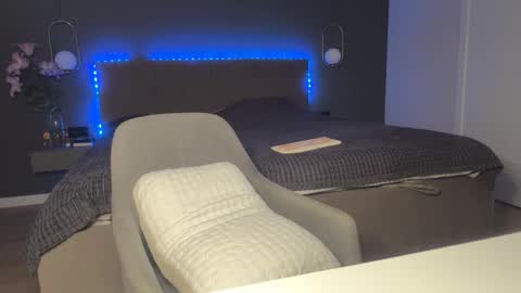 Kristi online show from October 2025 04:35:01 AM