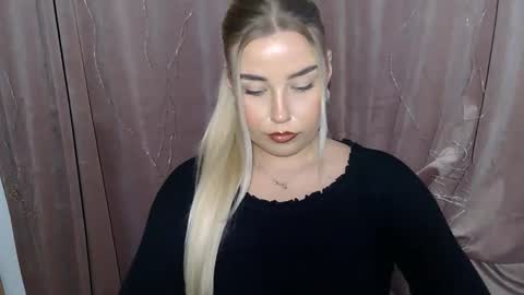 KristyFlowers online show from December 2024 10:01:02 AM