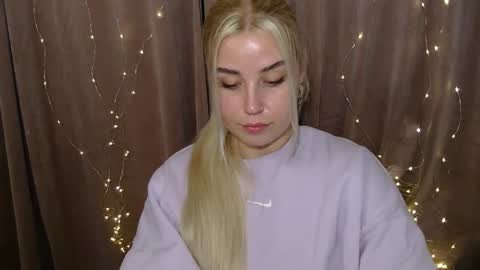 KristyFlowers online show from December 2024 04:35:02 PM