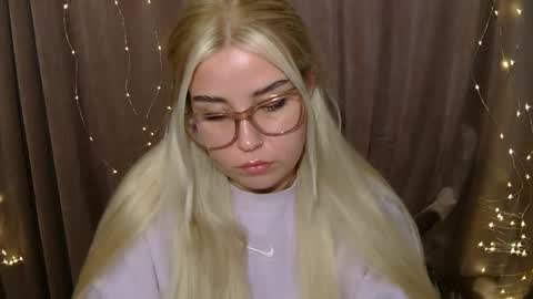 KristyFlowers online show from December 2024 08:23:02 PM
