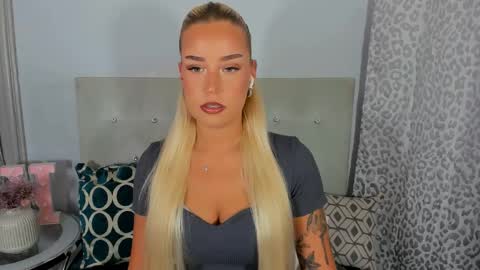KristyFlowers online show from May 2026 02:25:01 PM