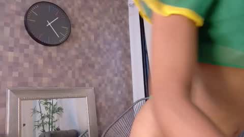 Cristina online show from December 2025 06:59:02 PM