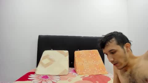 Snapshot of krodelo1 chatting on October 2025 12:55:01 AM Zoe Andrew online show from October 2025 12:55:01 AM