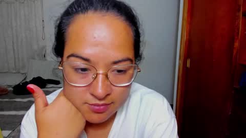 Snapshot of kroline_20 chatting on December 2024 03:54:01 AM Kroline online show from December 2024 03:54:01 AM