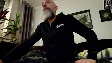 krummersaebel online show from March 2025 12:33:02 AM