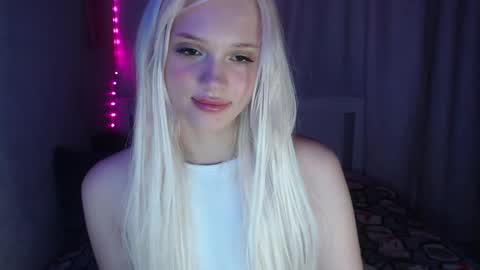 Snapshot of kttyemiow__ chatting on February 2025 10:58:01 PM Emilia online show from February 2025 10:58:01 PM