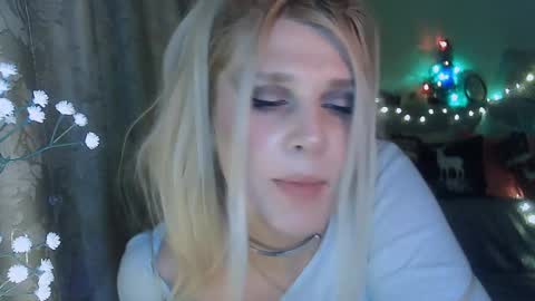 Snapshot of kudesnizza chatting on December 2024 01:51:01 PM Annika MTF ts post -op online show from December 2024 01:51:01 PM