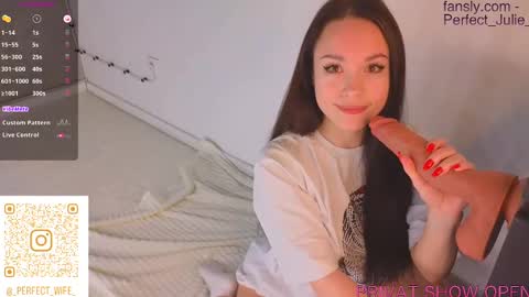 Snapshot of kumamonchik chatting on February 2025 08:19:02 AM MY NAME IS JULIA TO SEE MORE 18 CONTENT YOU CAN SUBSCRIBE TO FANSLY - online show from February 2025 08:19:02 AM