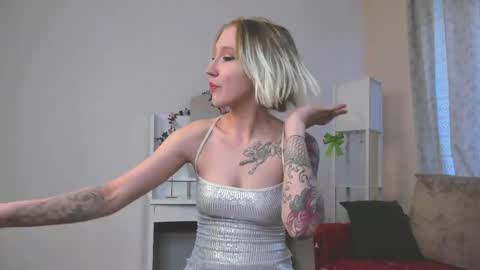 kuttie__mia online show from April 2026 12:46:02 AM
