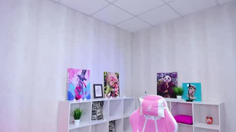 Snapshot of kvetachka chatting on December 2024 04:02:02 AM Kvetachka Thu-Sun 0900am-1500pmGTM2 online show from December 2024 04:02:02 AM