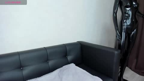 Snapshot of kvetachka chatting on January 2025 01:00:01 AM Kvetachka Thu-Sun 0900am-1500pmGTM2 online show from January 2025 01:00:01 AM