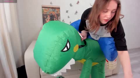 Snapshot of kvetachka chatting on March 2025 04:34:02 AM Kvetachka Thu-Sun 0900am-1500pmGTM2 online show from March 2025 04:34:02 AM