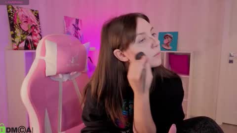 Snapshot of kvetachka chatting on September 2025 01:28:01 AM Kvetachka Thu-Sun 0900am-1500pmGTM2 online show from September 2025 01:28:01 AM