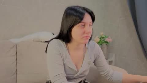 Snapshot of kvetachka chatting on September 2025 12:27:01 AM Kvetachka Thu-Sun 0900am-1500pmGTM2 online show from September 2025 12:27:01 AM