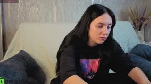 Snapshot of kvetachka chatting on October 2025 01:47:01 AM Kvetachka Thu-Sun 0900am-1500pmGTM2 online show from October 2025 01:47:01 AM