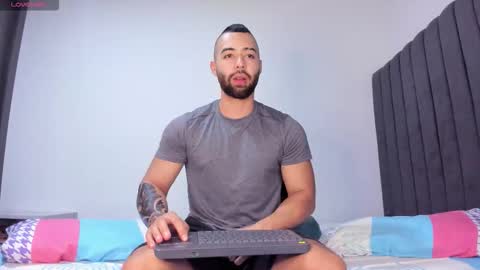 Kyle collinz online show from November 2025 08:09:02 PM