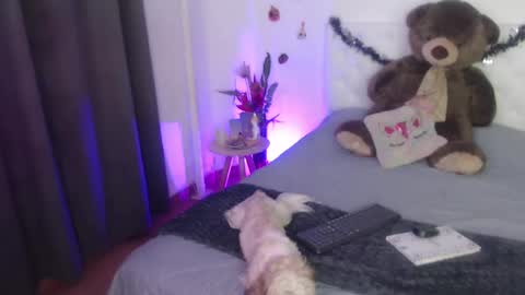 Snapshot of kylie444 chatting on October 2025 01:17:02 AM Sara online show from October 2025 01:17:02 AM