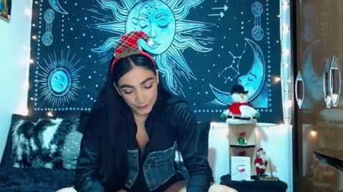 kylie online show from December 2024 09:37:01 PM
