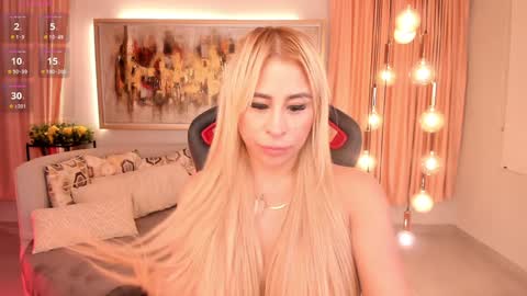 Snapshot of kylie_cooper chatting on January 2025 03:47:02 PM Kylie online show from January 2025 03:47:02 PM