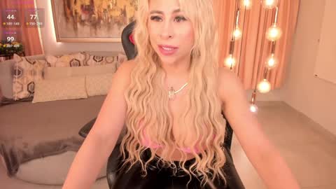 Snapshot of kylie_cooper chatting on January 2025 03:02:01 PM Kylie online show from January 2025 03:02:01 PM