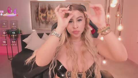 Snapshot of kylie_cooper chatting on September 2025 03:24:01 PM Kylie online show from September 2025 03:24:01 PM