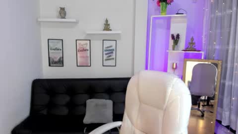 kylie online show from October 2025 01:56:02 PM